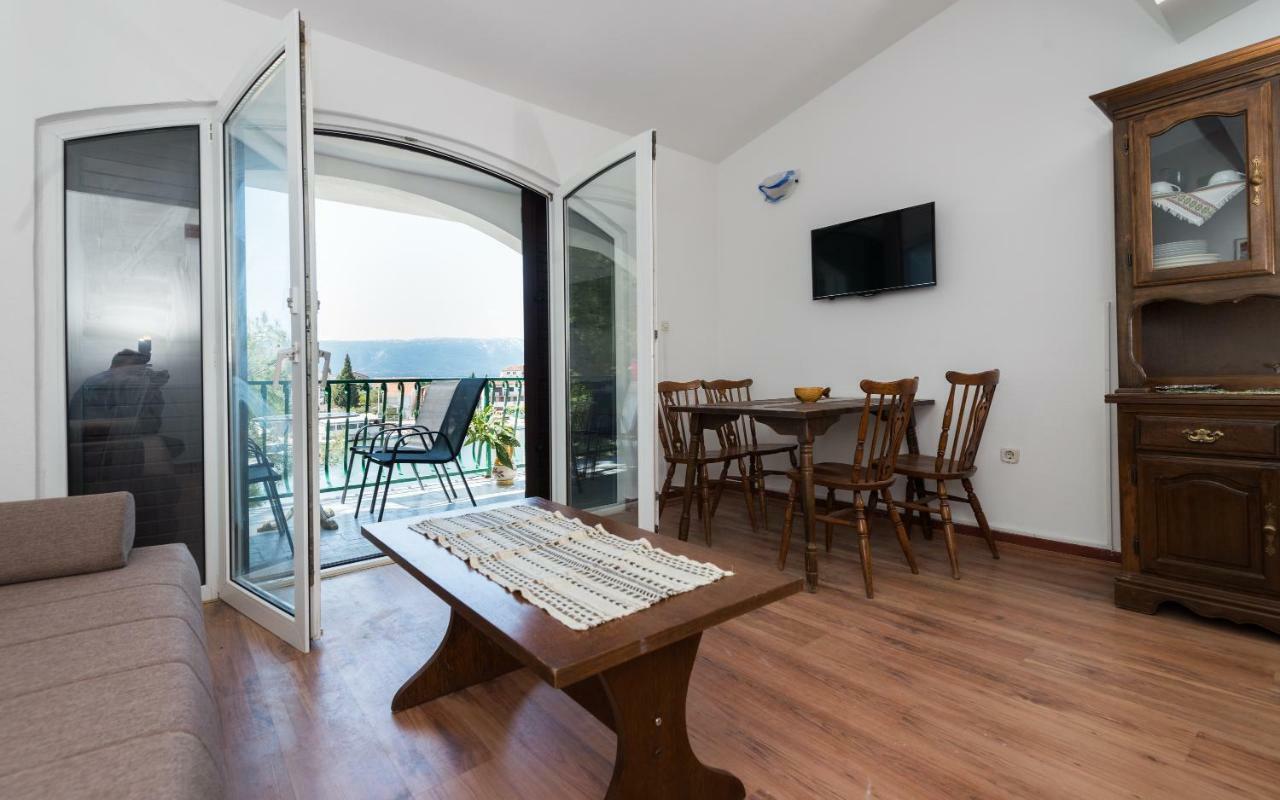 Apartments Azzurro Blace Exterior photo