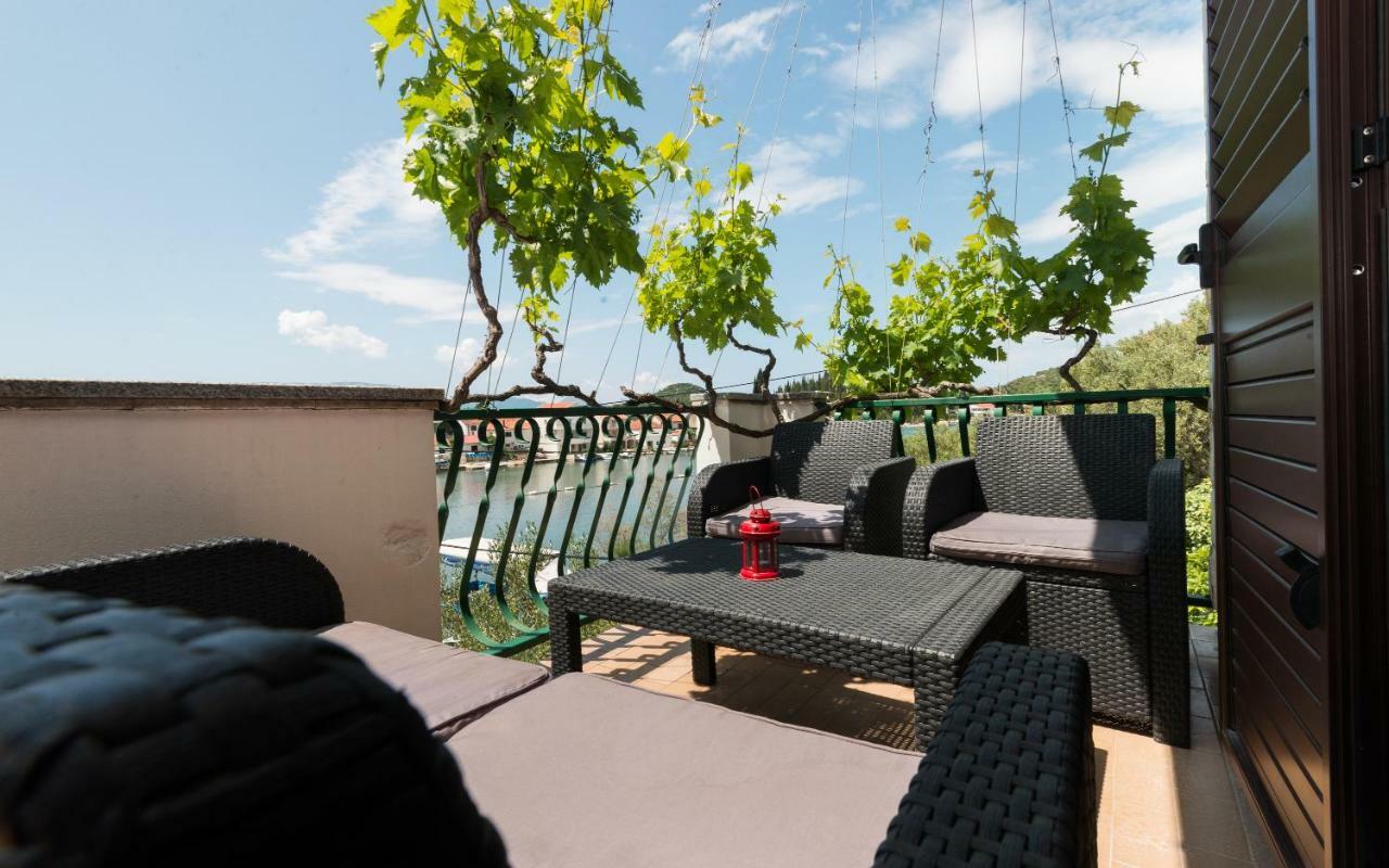 Apartments Azzurro Blace Exterior photo