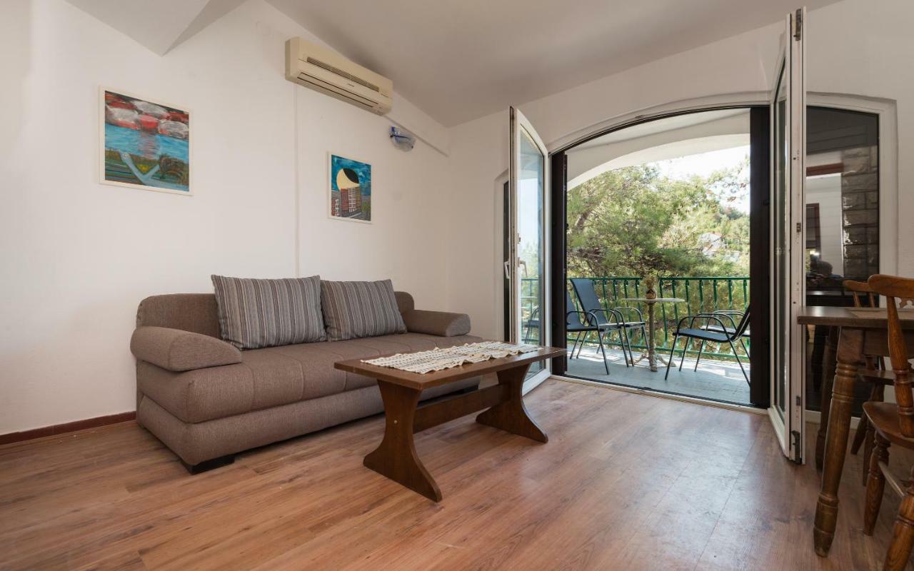 Apartments Azzurro Blace Exterior photo